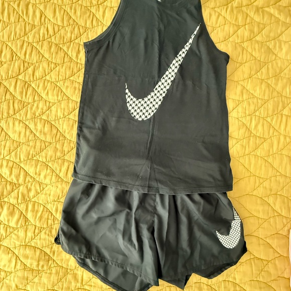 2 pc set - Nike Black Athletic Set with Checkered Swoosh - Picture 2 of 13